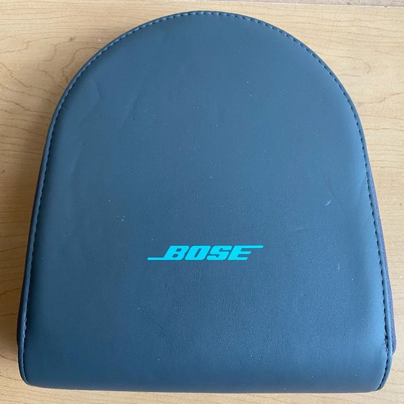 Bose Soundtrue Headphones (Wired) - Picture 9 of 10